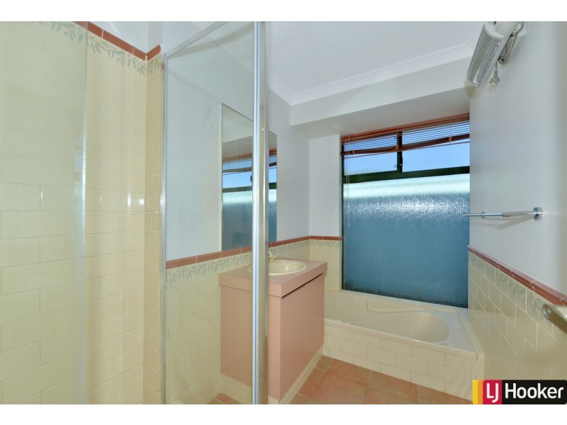 9 Wintersweet Place, Halls Head WA 6210