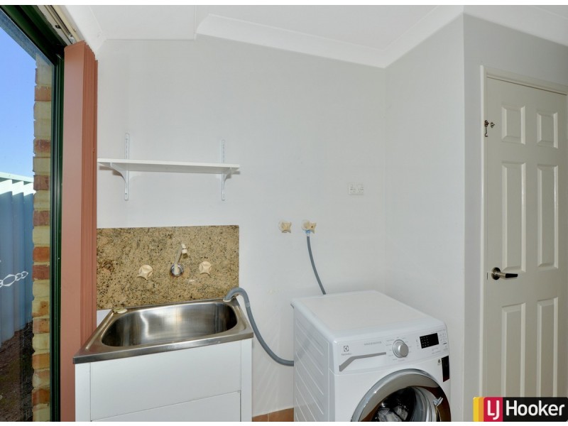 9 Wintersweet Place, Halls Head WA 6210