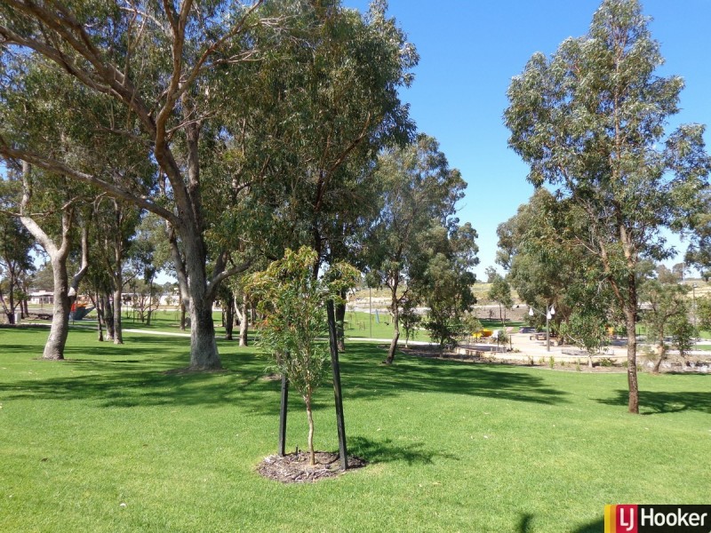 16 Kaalak Lane, Mandurah WA 6210