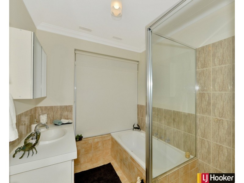1 Arrowrock Retreat, Greenfields WA 6210