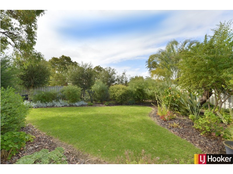 1 Arrowrock Retreat, Greenfields WA 6210