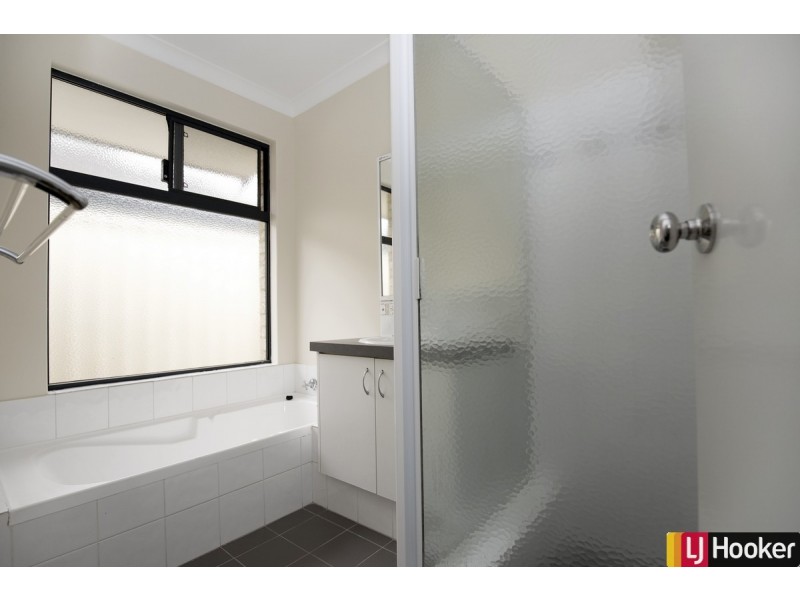 6 Evella Cove, Lakelands WA 6180