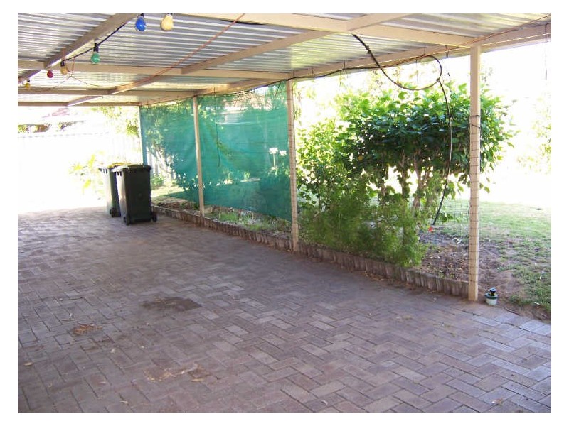 192 Mclarty Road, Halls Head WA 6210