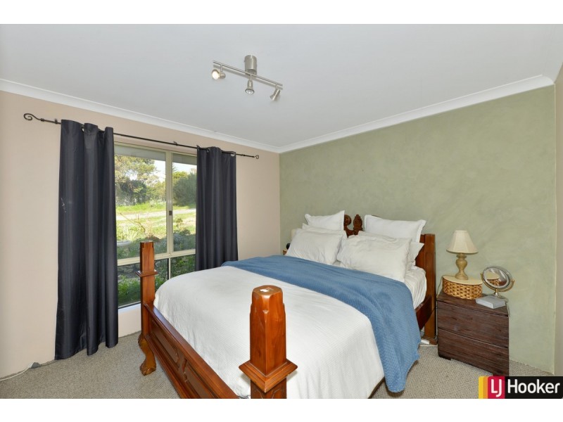 1B Jasmine Place, Halls Head WA 6210