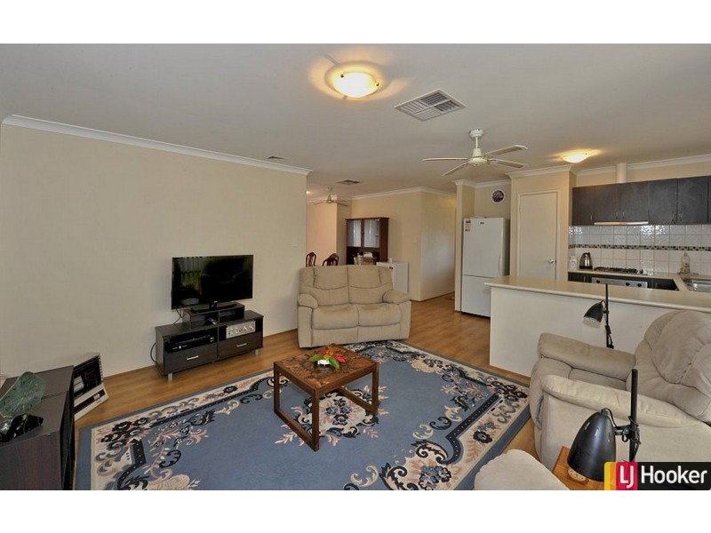 2/11 Liberton Place, Coodanup WA 6210