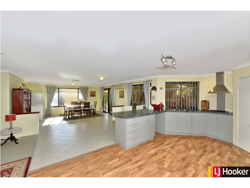 6 Chantilly Circuit, Meadow Springs WA 6210