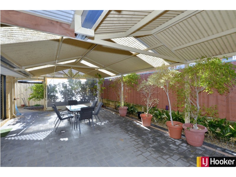 6 Chantilly Circuit, Meadow Springs WA 6210