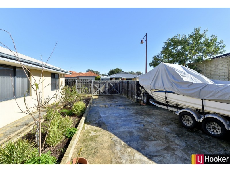6 Chantilly Circuit, Meadow Springs WA 6210