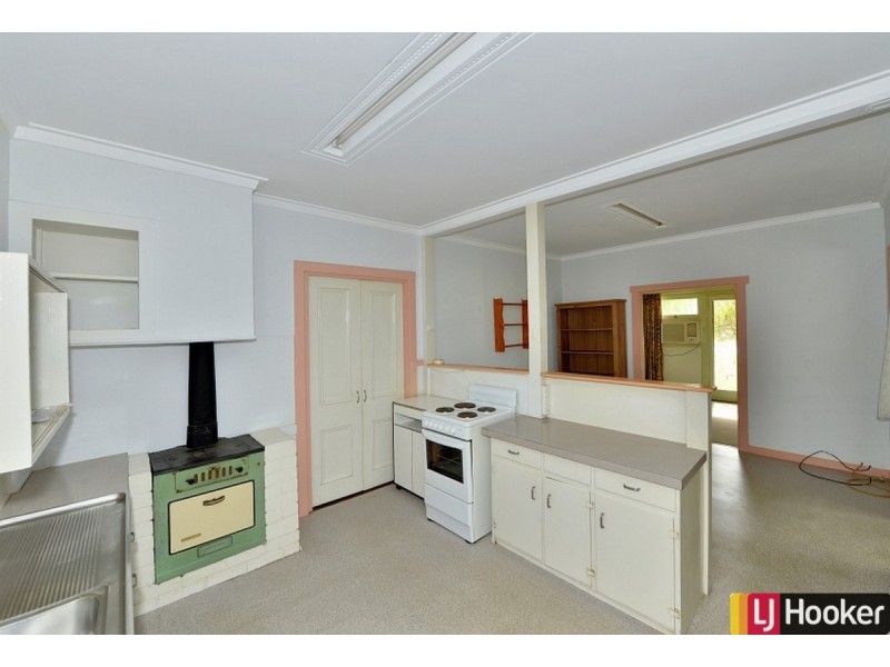 11 Wyeree Road, Mandurah WA 6210