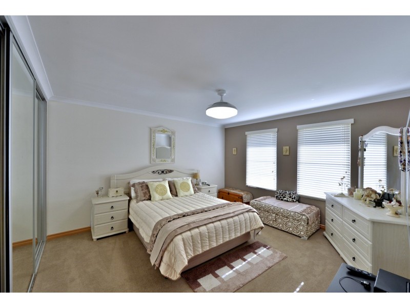 53 Leisure Way, Halls Head WA 6210