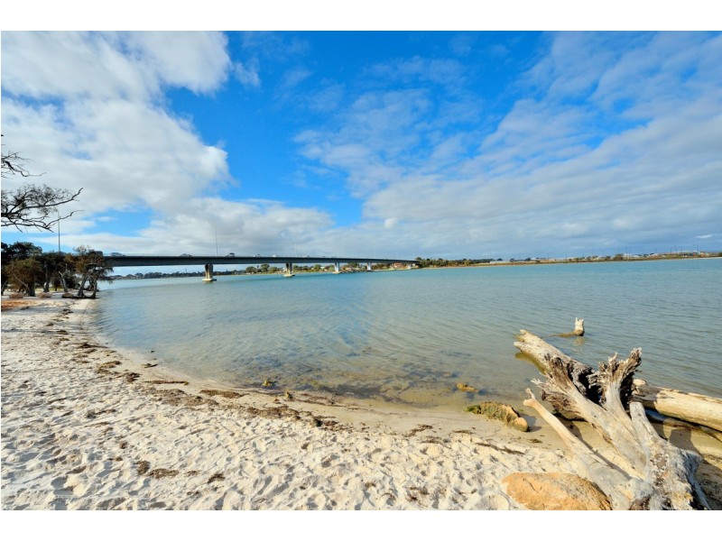 53 Leisure Way, Halls Head WA 6210