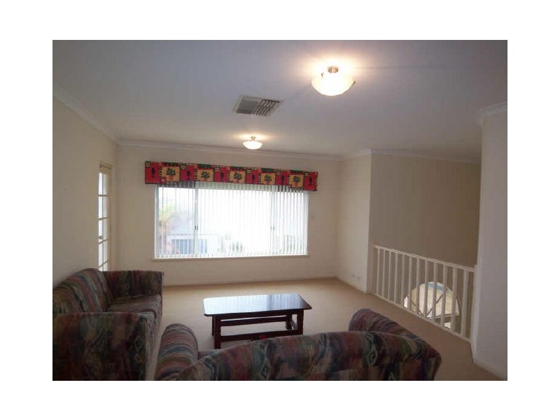 14 Hamilton Way, Silver Sands WA 6210