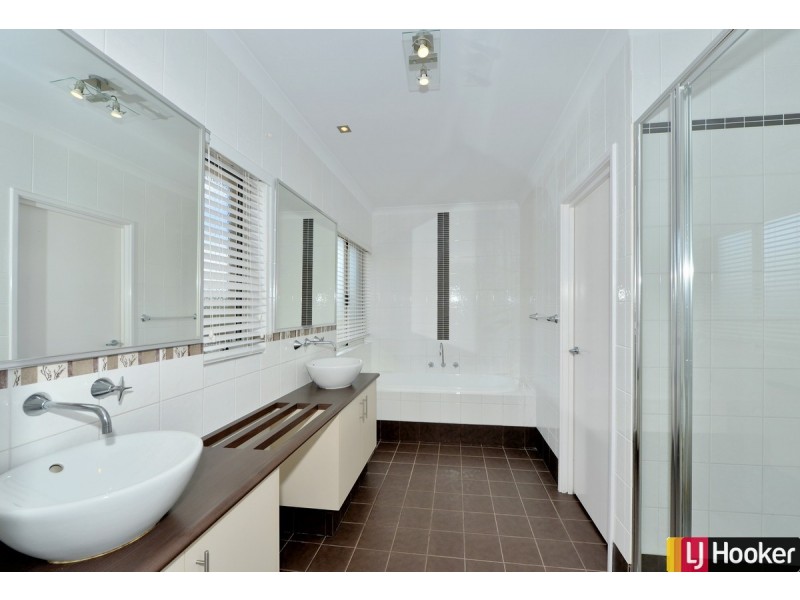 33 Waterlily Drive, Dudley Park WA 6210