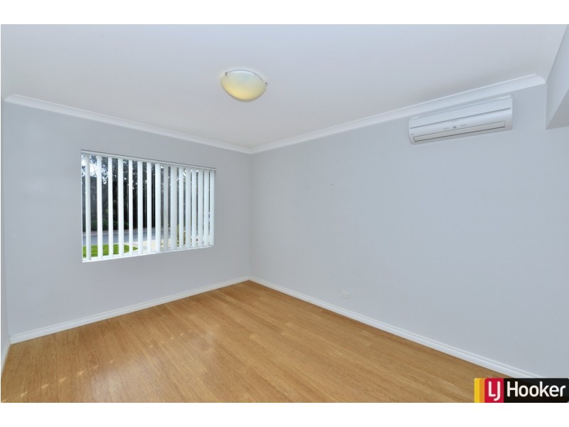 33 Waterlily Drive, Dudley Park WA 6210
