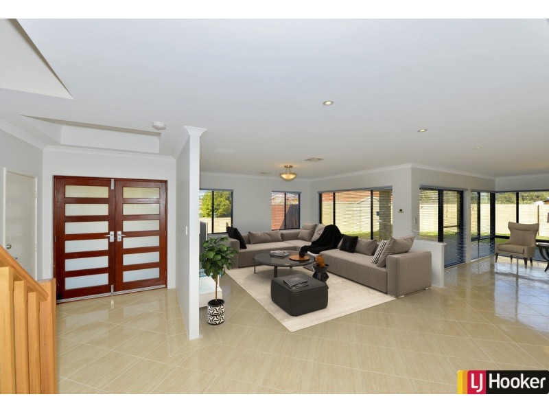 20 Bookleaf Loop, Halls Head WA 6210