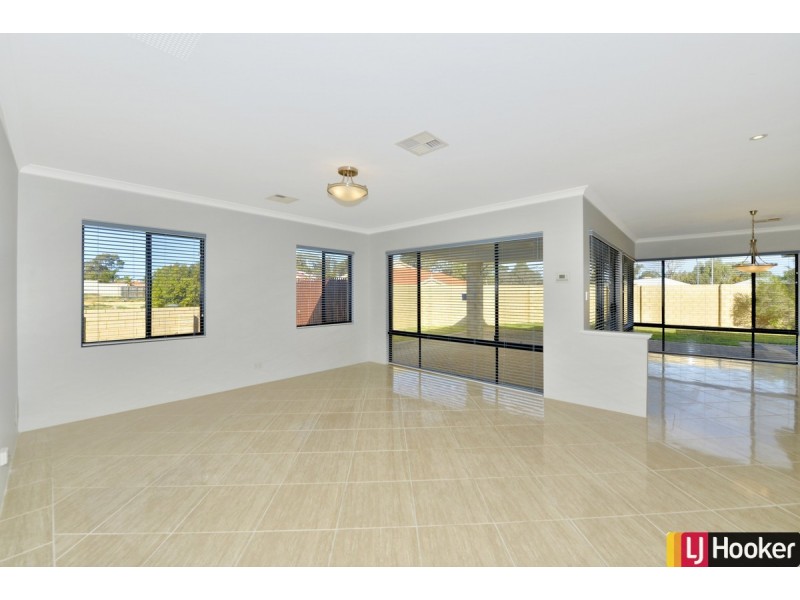 20 Bookleaf Loop, Halls Head WA 6210