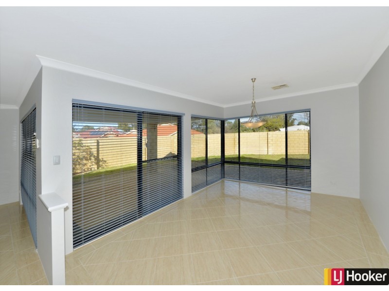 20 Bookleaf Loop, Halls Head WA 6210