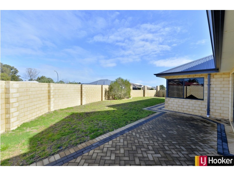 20 Bookleaf Loop, Halls Head WA 6210
