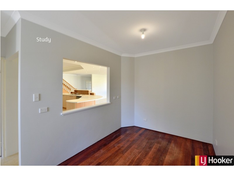 20 Bookleaf Loop, Halls Head WA 6210