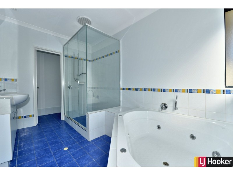 20 Bookleaf Loop, Halls Head WA 6210