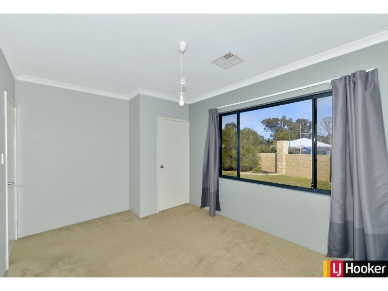 20 Bookleaf Loop, Halls Head WA 6210