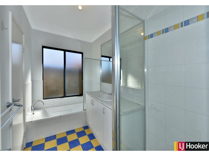 20 Bookleaf Loop, Halls Head WA 6210