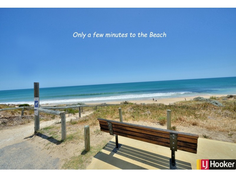 20 Bookleaf Loop, Halls Head WA 6210
