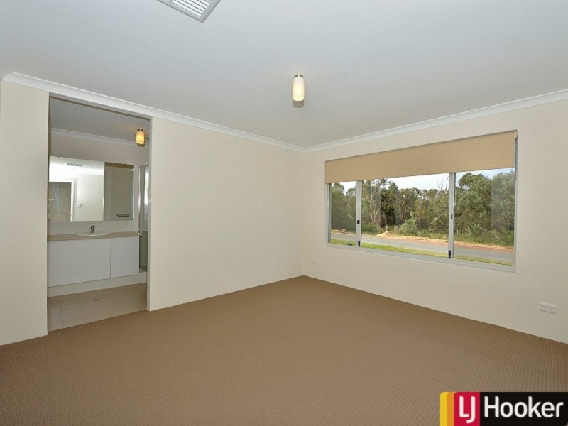 15 Agonis Way, Wannanup WA 6210