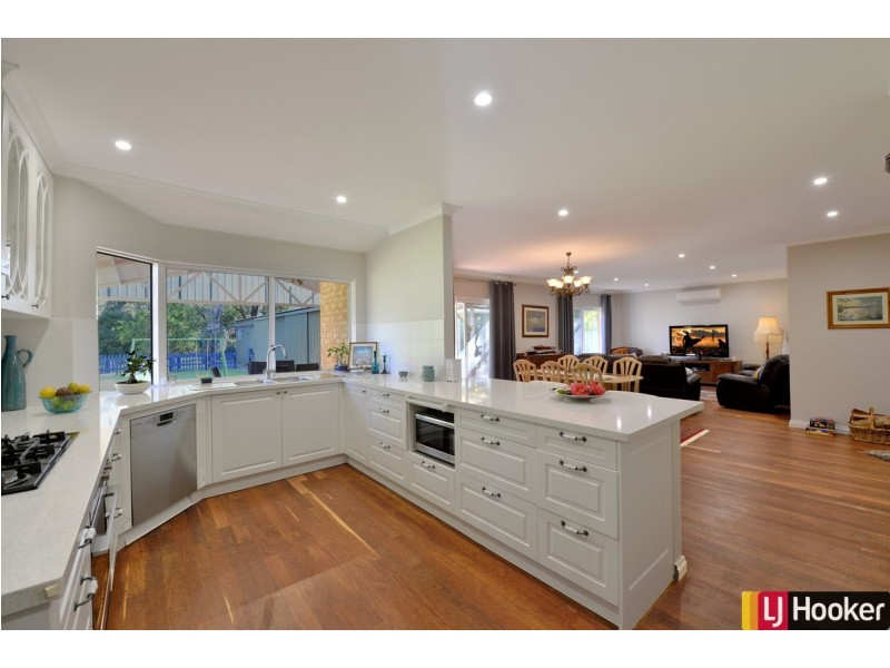 4 Nutbush Avenue, Falcon WA 6210