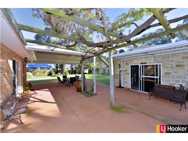 4 Nutbush Avenue, Falcon WA 6210