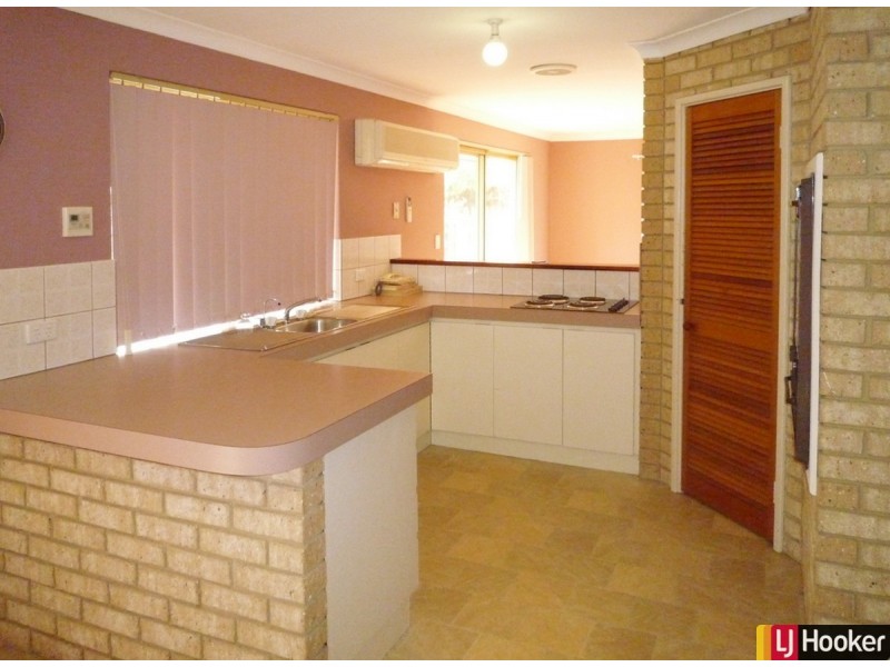 1/16 Mippi Road, Halls Head WA 6210