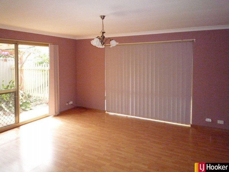 1/16 Mippi Road, Halls Head WA 6210