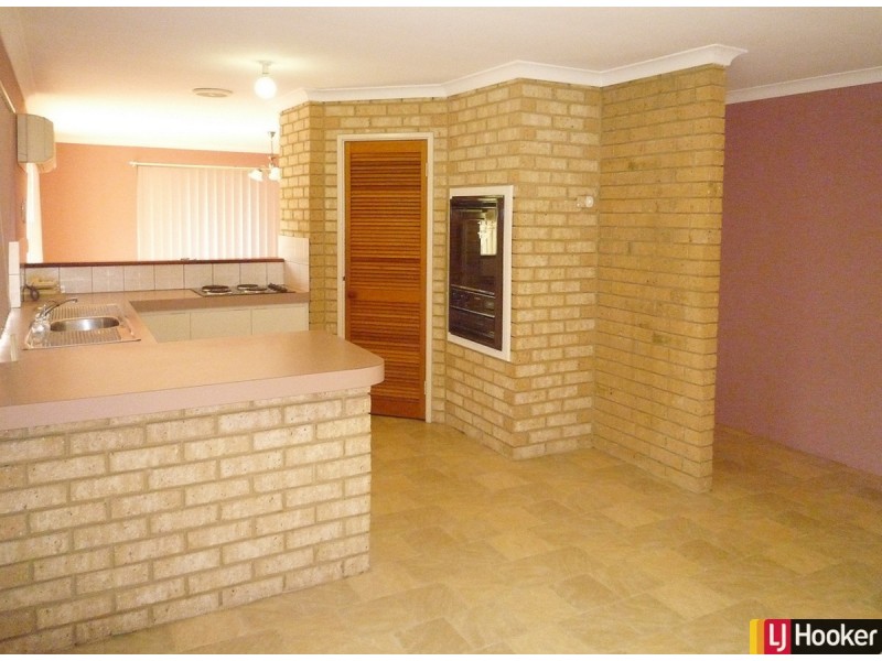 1/16 Mippi Road, Halls Head WA 6210