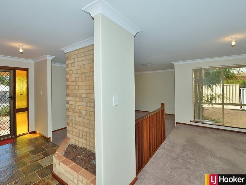 77 Oaklands Avenue, Halls Head WA 6210