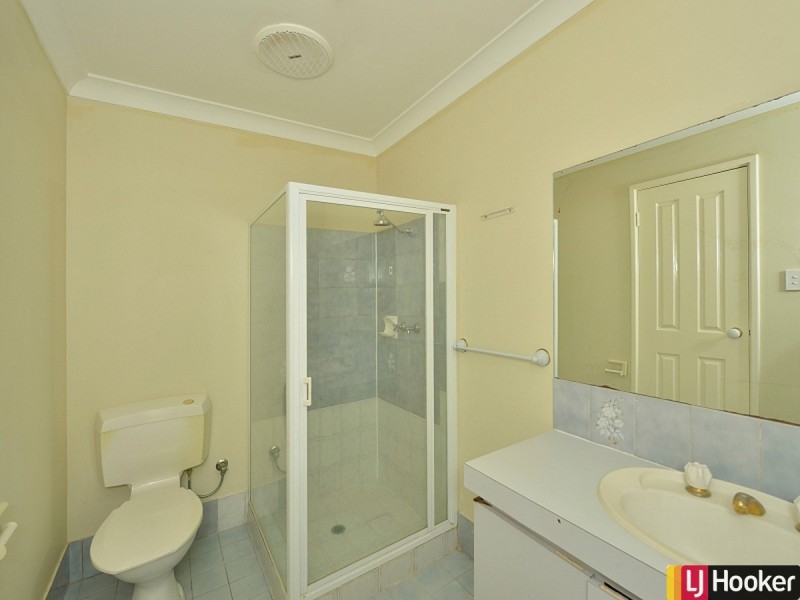 77 Oaklands Avenue, Halls Head WA 6210
