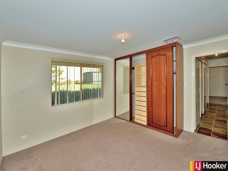 77 Oaklands Avenue, Halls Head WA 6210