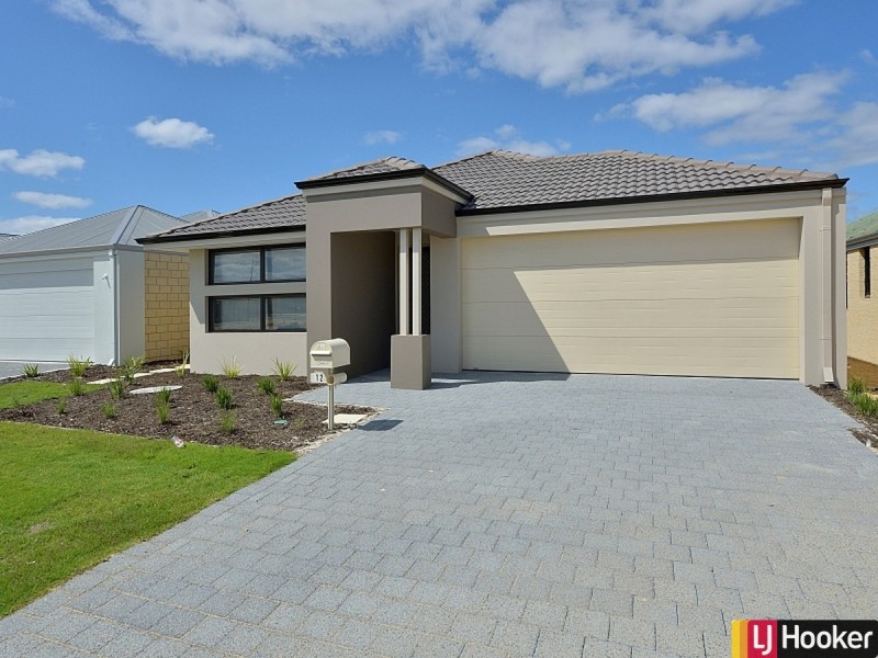 12 Harvey Crescent, South Yunderup WA 6208