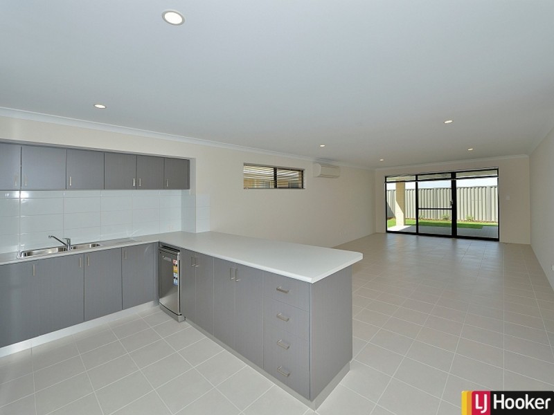 12 Harvey Crescent, South Yunderup WA 6208