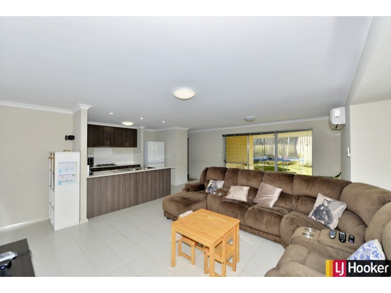 16 Honeydew Trail, Wannanup WA 6210
