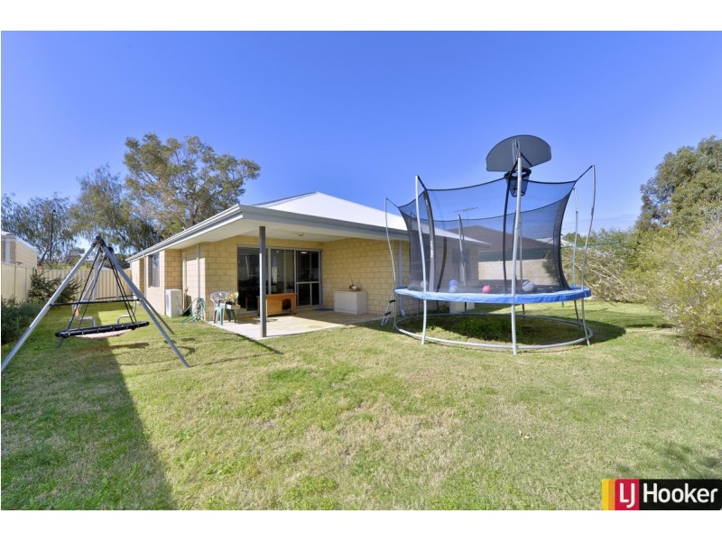 16 Honeydew Trail, Wannanup WA 6210