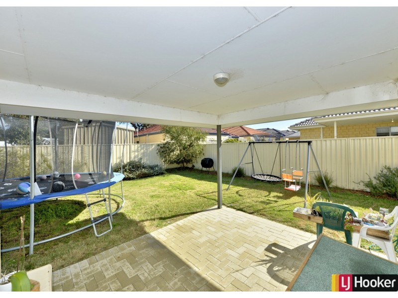 16 Honeydew Trail, Wannanup WA 6210
