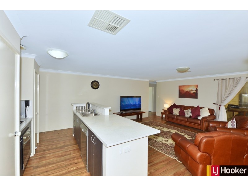 7 Ferncliffe Parkway, Meadow Springs WA 6210