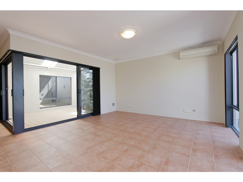 9/15 Creery Street, Dudley Park WA 6210