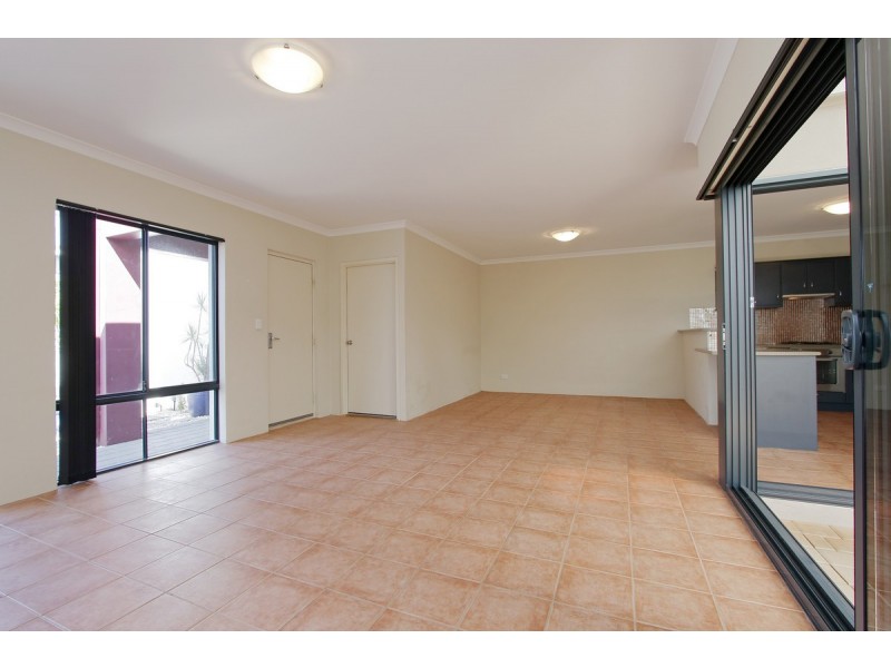 9/15 Creery Street, Dudley Park WA 6210