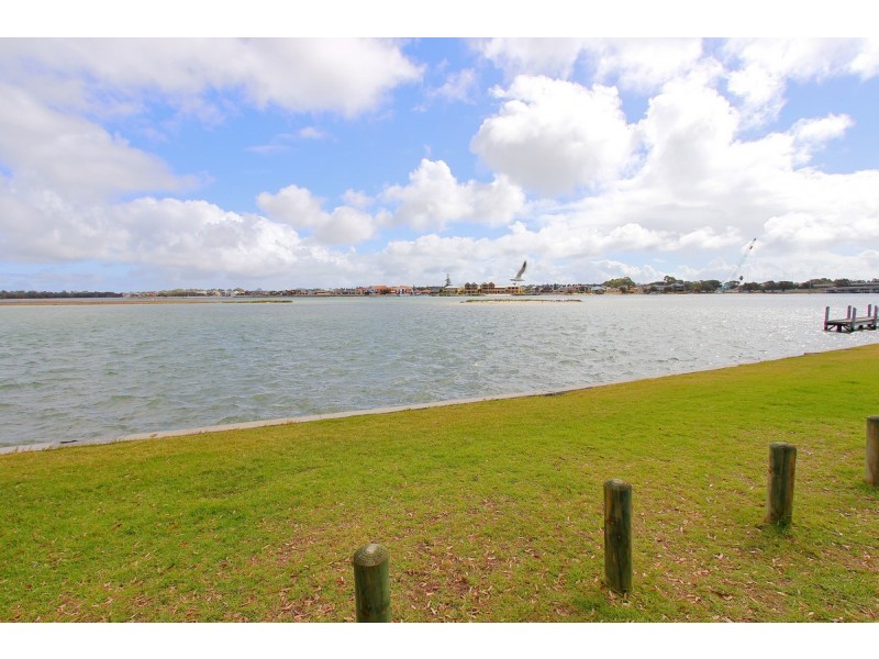 9/15 Creery Street, Dudley Park WA 6210