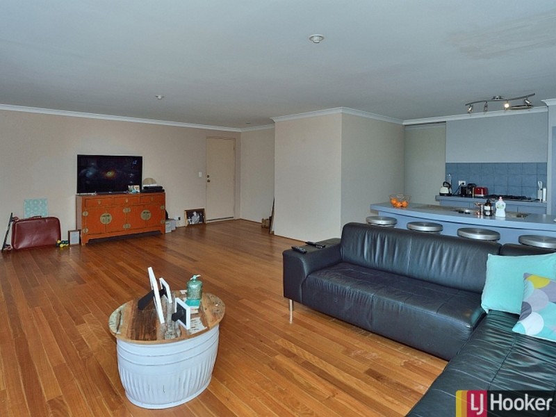 7 Allan Place, Halls Head WA 6210