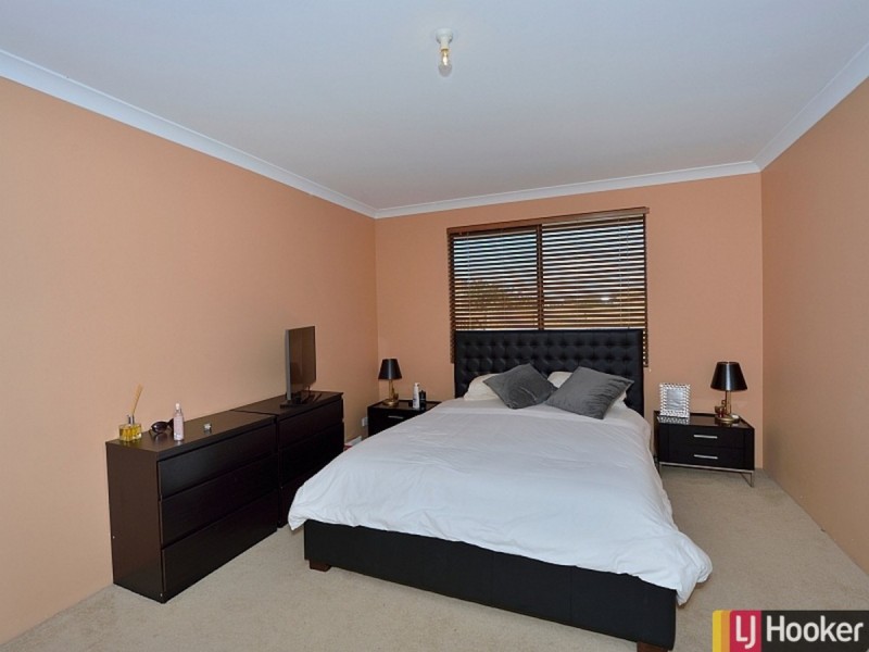 7 Allan Place, Halls Head WA 6210