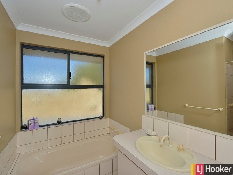 7 Allan Place, Halls Head WA 6210
