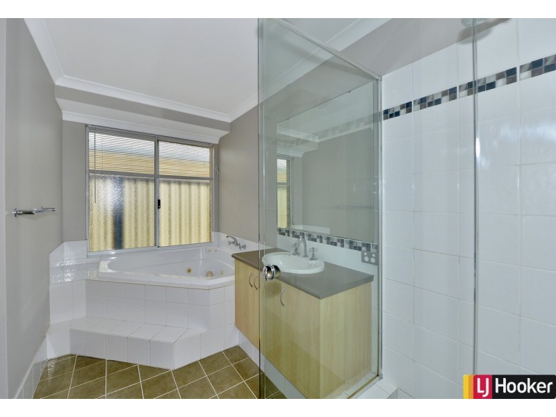 40 Grandmere Parade, Meadow Springs WA 6210