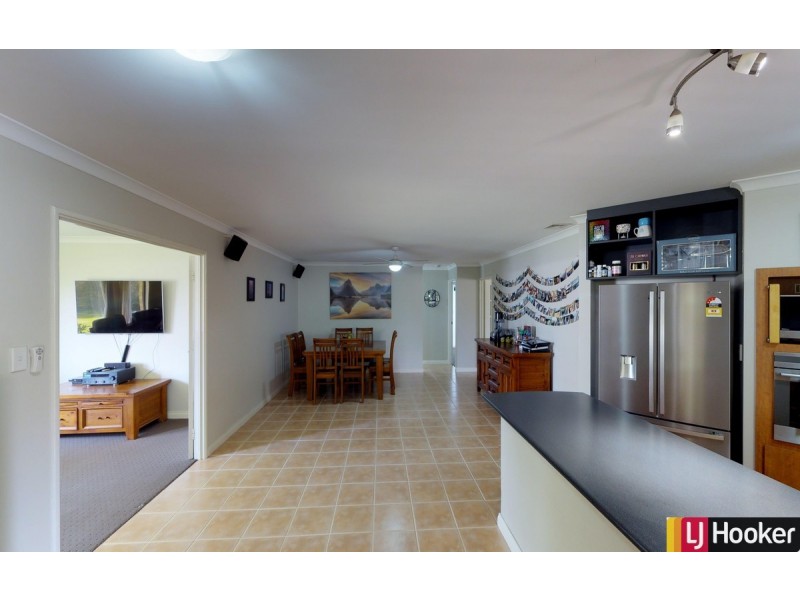 42 Pebble Beach Boulevard, Meadow Springs WA 6210